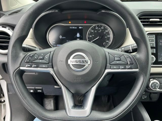 Used 2022 Nissan Versa SV FWD image 3