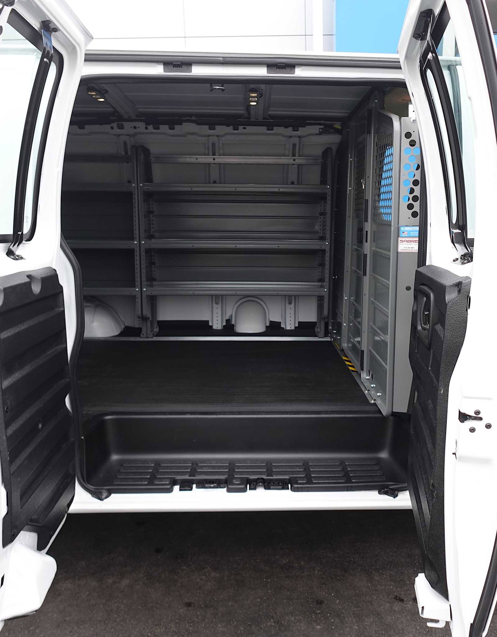 Used 2025 Chevrolet Express 3500 w/ Driver Convenience Package image 23