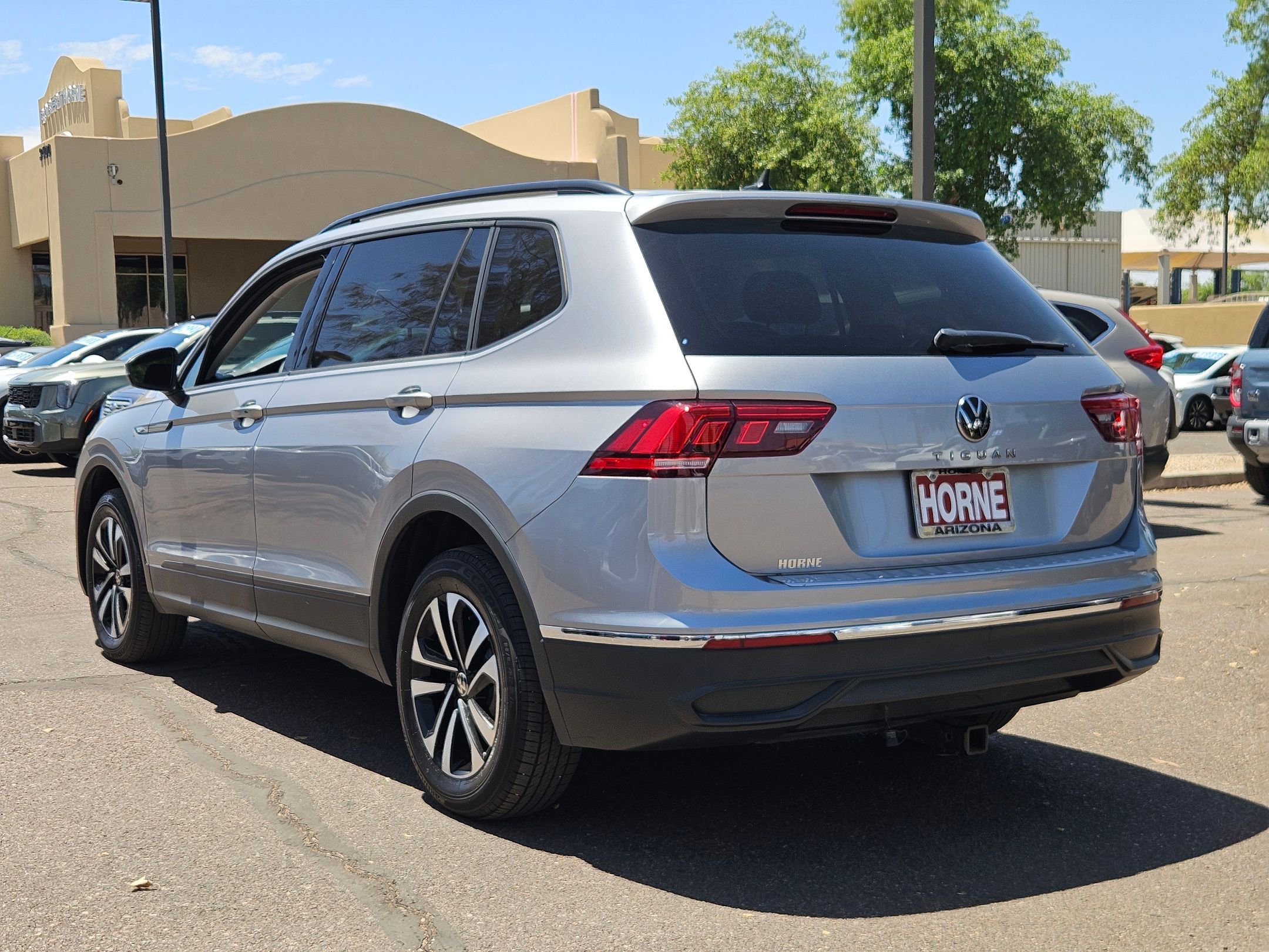 Used 2022 Volkswagen Tiguan S FWD image 8