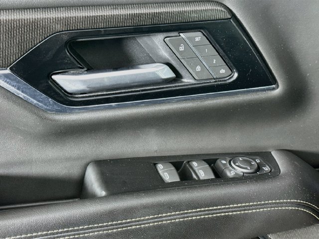 Used 2025 GMC Yukon XL Elevation RWD image 23