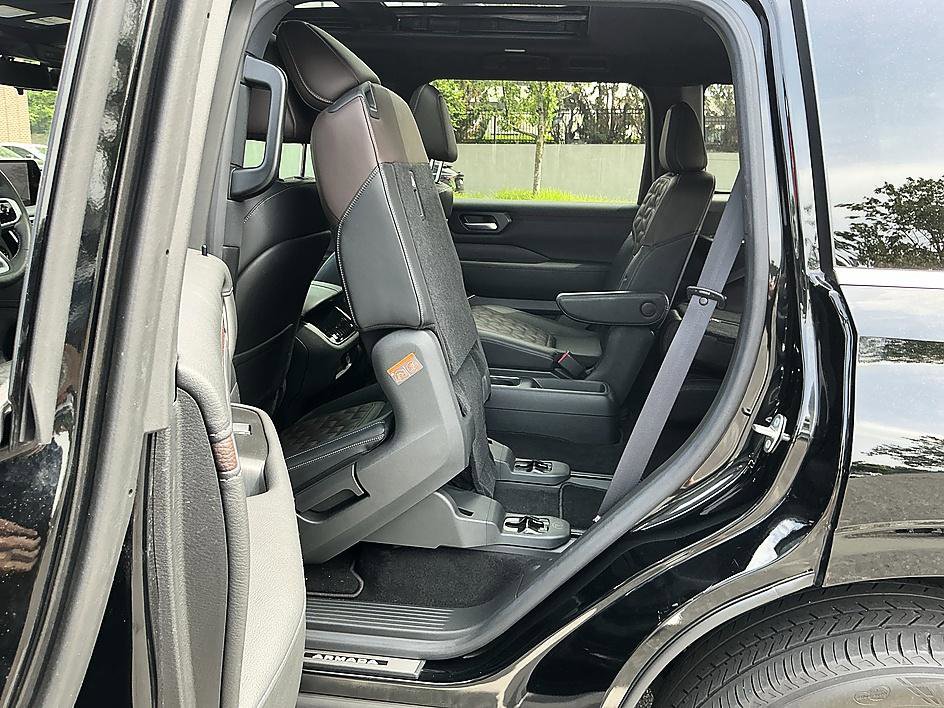 Certified 2025 Nissan Armada Platinum AWD/4WD image 9