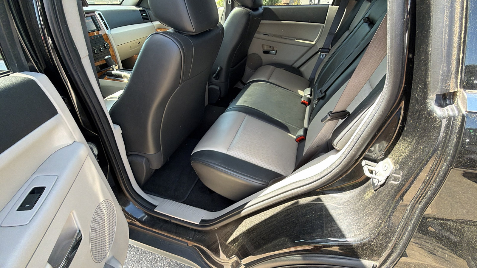 Used 2008 Jeep Grand Cherokee Limited w/ Quadra-Drive II 4X4 Group image 24