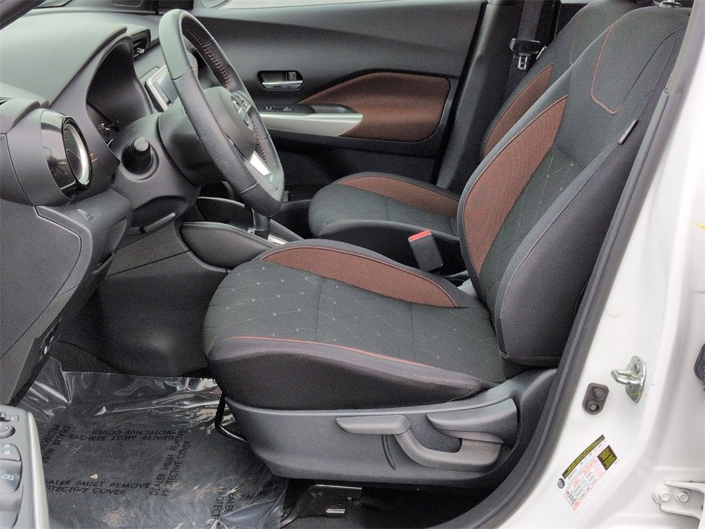 Used 2019 Nissan Kicks SR image 14