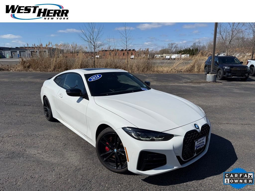 Used 2024 BMW 440i xDrive Coupe w/ Premium Package image 1
