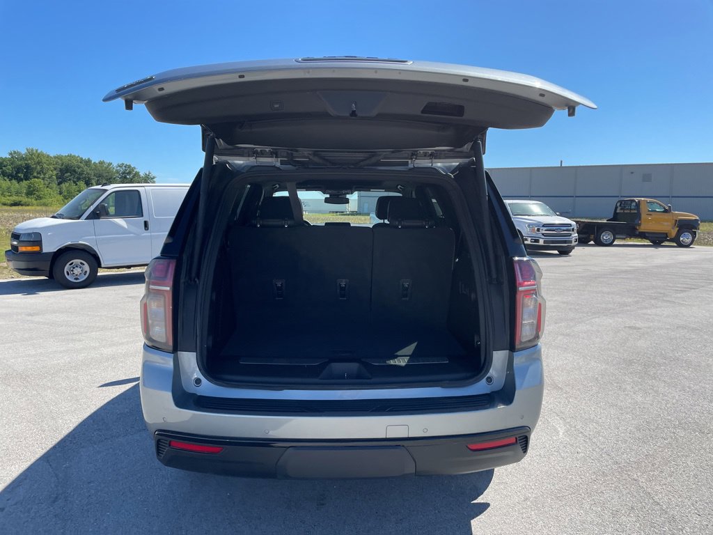 Used 2023 Chevrolet Tahoe Z71 w/ Luxury Package AWD/4WD image 8