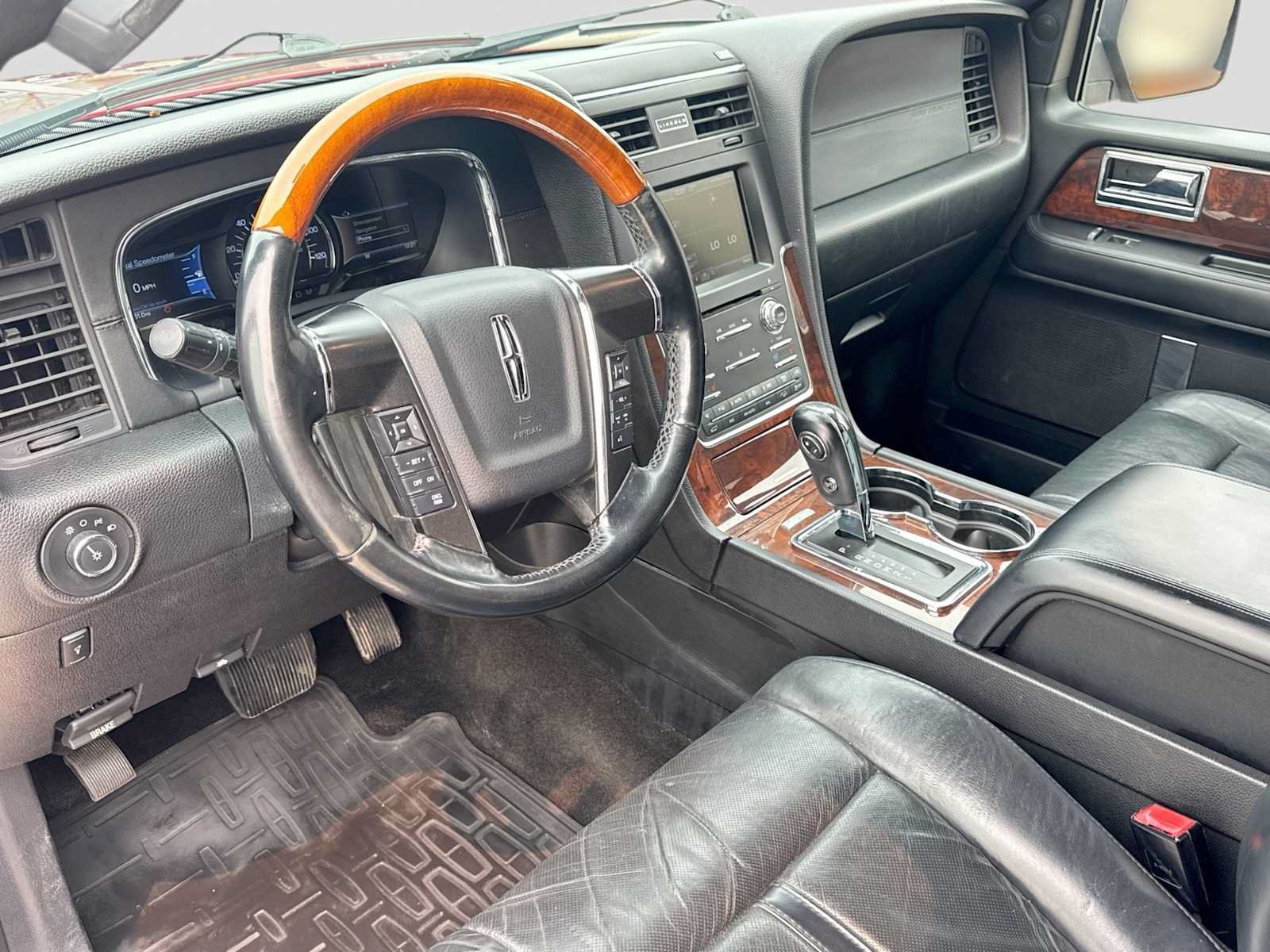 Used 2015 Lincoln Navigator 4WD video 2