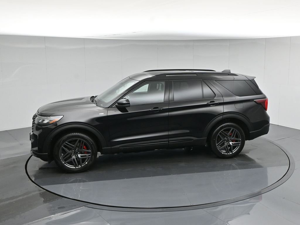 Used 2025 Ford Explorer ST-Line w/ ST-Line Street Pack image 46