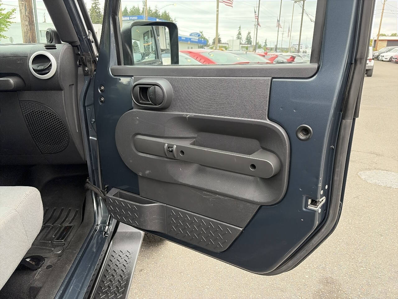 Used 2008 Jeep Wrangler Unlimited Sahara AWD/4WD image 22