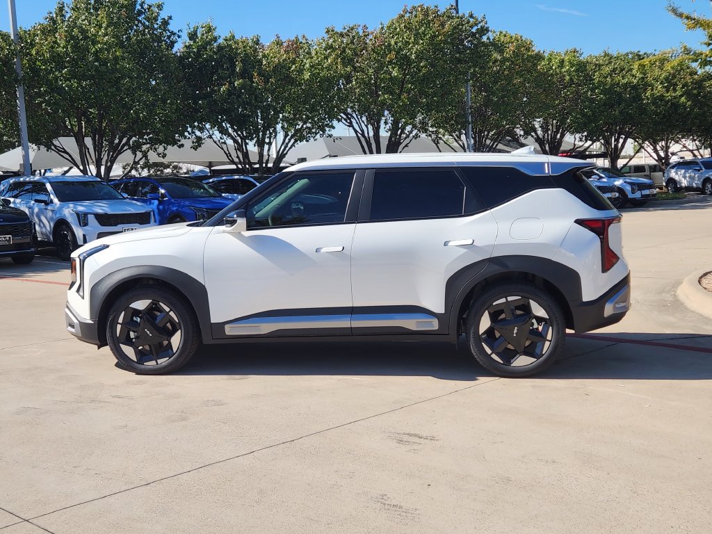 New 2027 Kia Seltos S FWD image 3