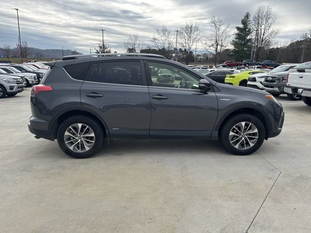 Used 2018 Toyota RAV4 XLE image 6