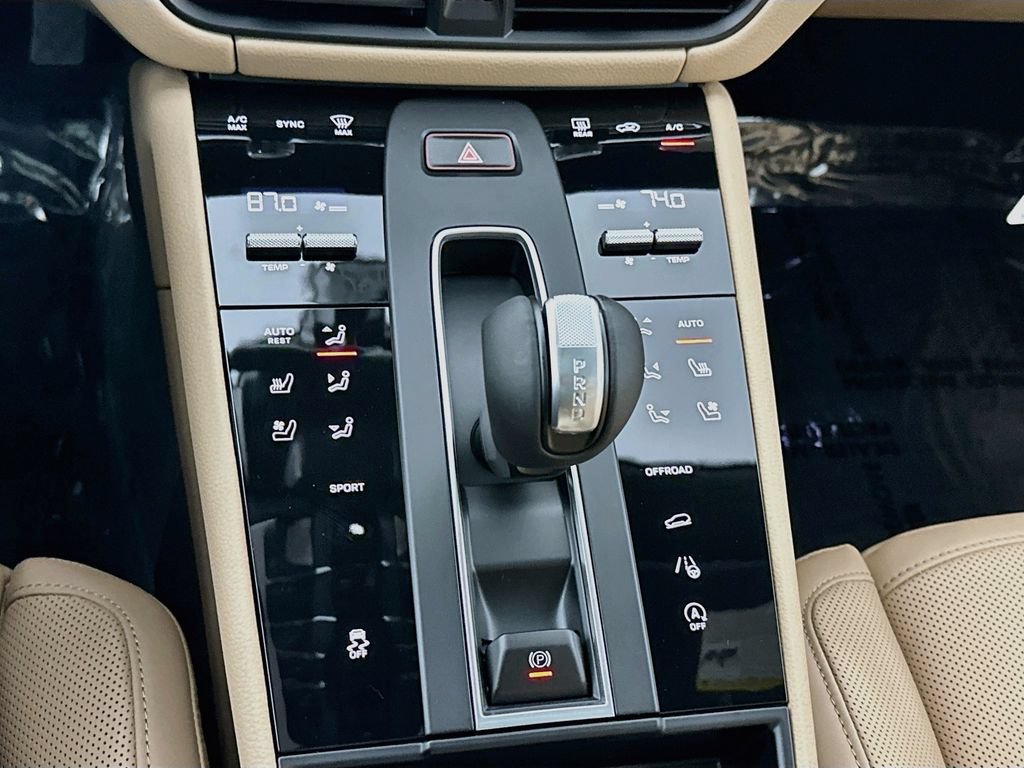 Certified 2026 Porsche Macan AWD/4WD image 19