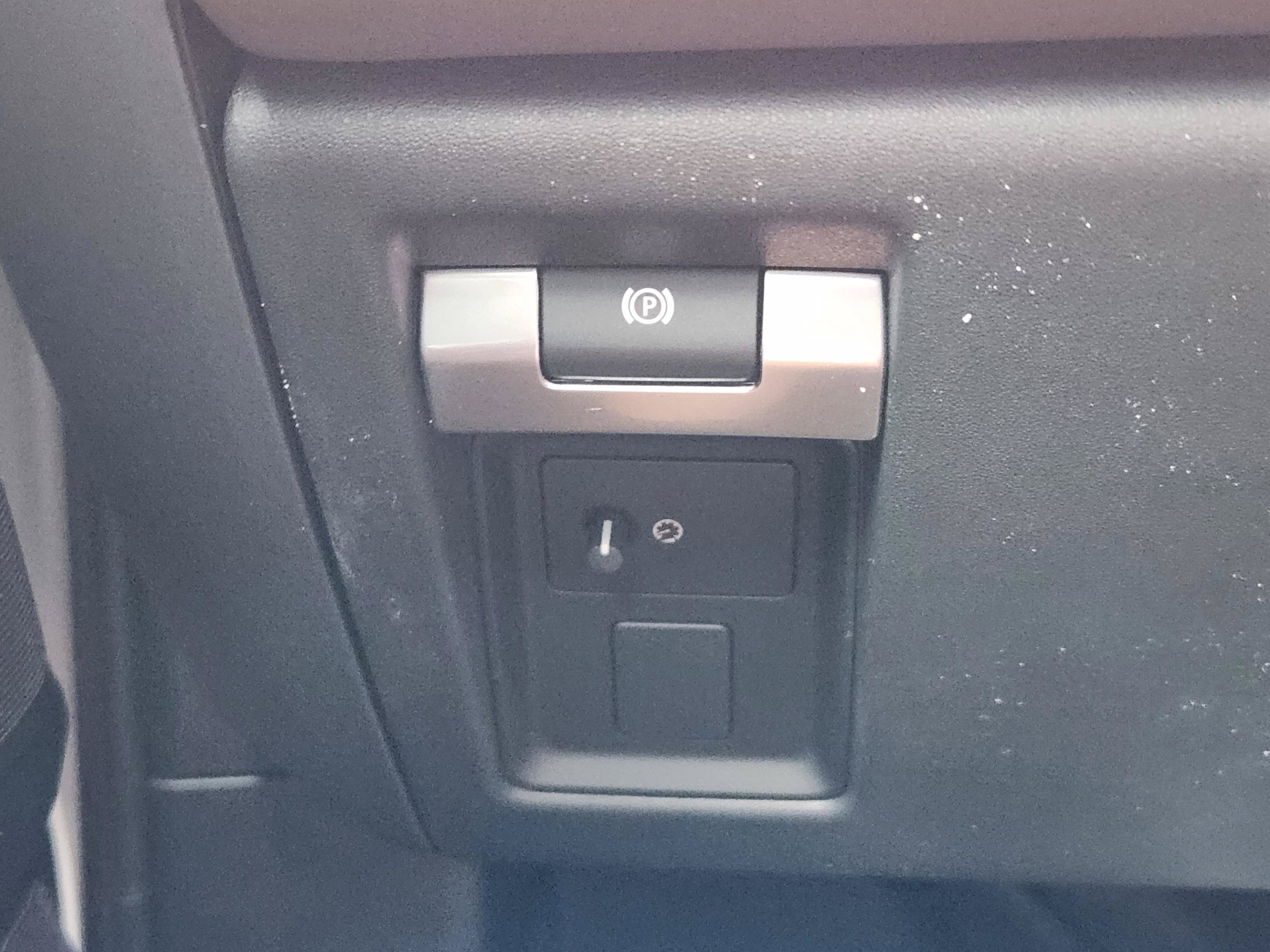 New 2026 Land Rover Defender 110 S AWD/4WD image 17