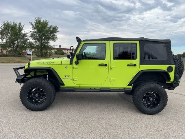 Used 2016 Jeep Wrangler Unlimited Sahara w/ Connectivity Group image 5