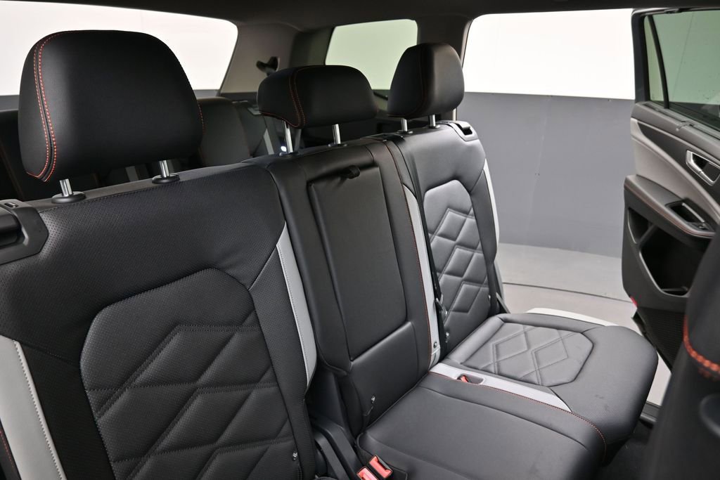New 2026 Volkswagen Atlas Peak Edition AWD/4WD image 16