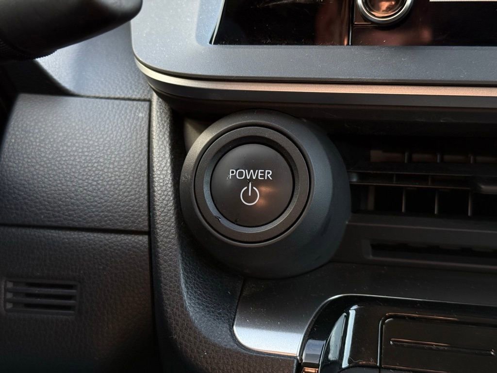 Used 2024 Toyota Prius LE image 35