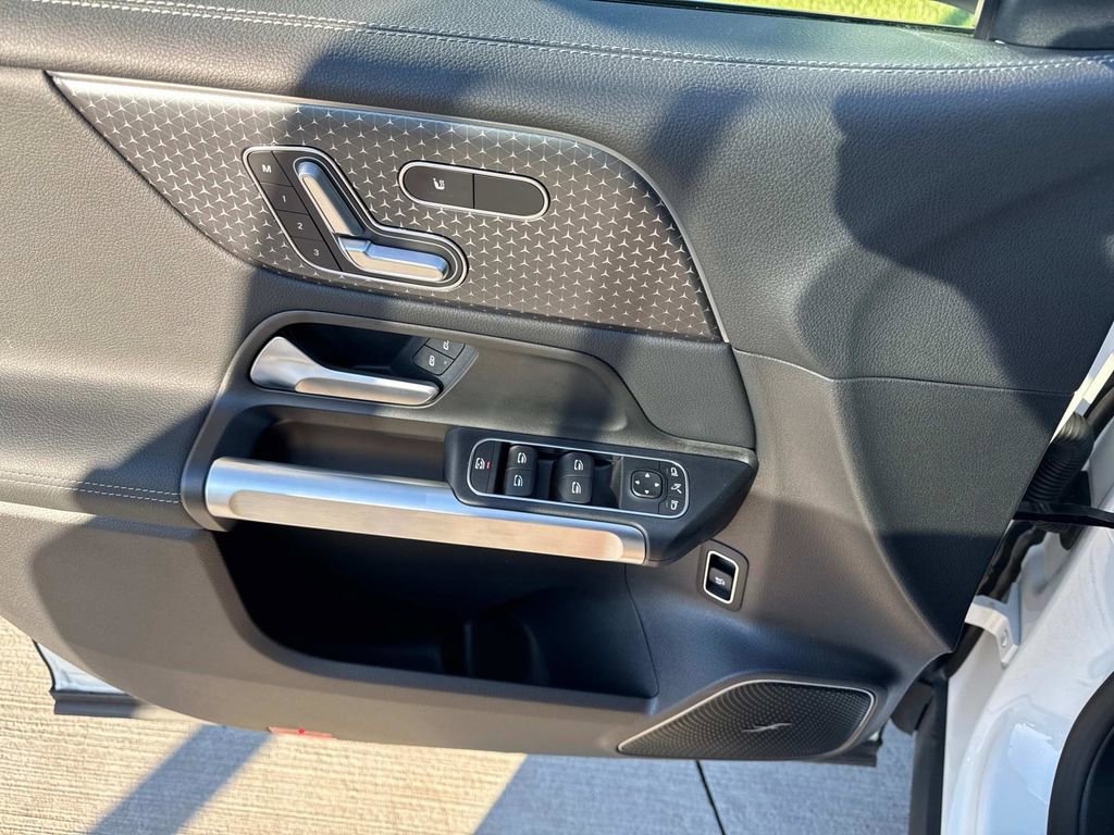 Certified 2025 Mercedes-Benz EQB 300 4MATIC image 15