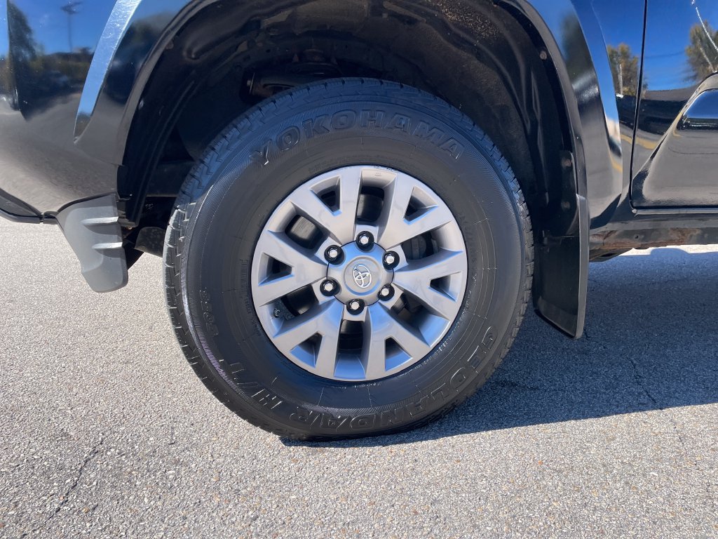 Certified 2019 Toyota Tacoma SR5 AWD/4WD image 9