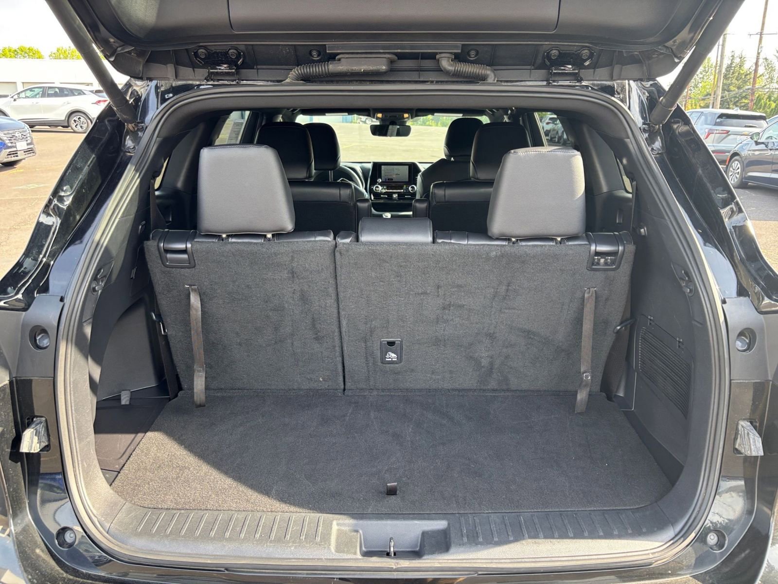 Used 2025 Toyota Highlander XSE AWD/4WD image 36