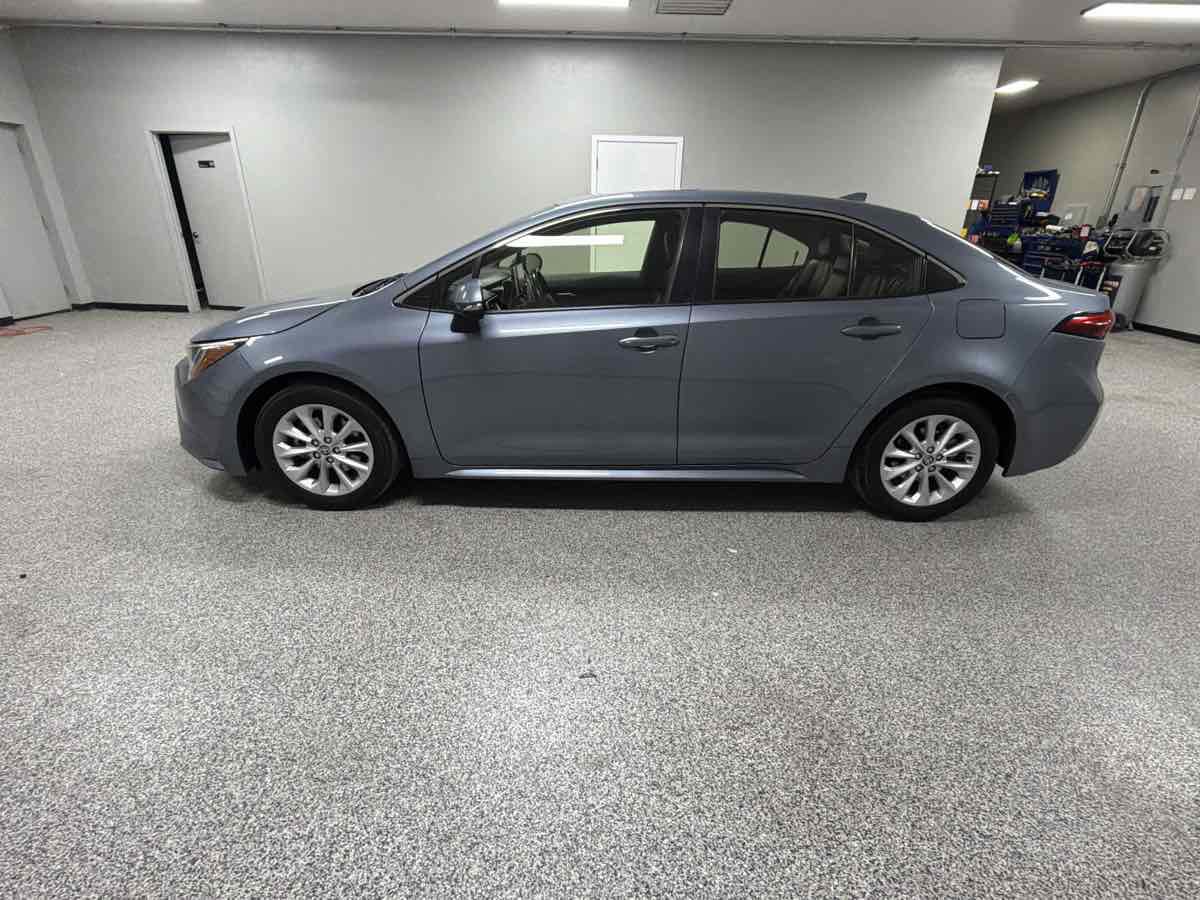 Used 2020 Toyota Corolla XLE w/ Carpet Mat Package (TMS) FWD image 6