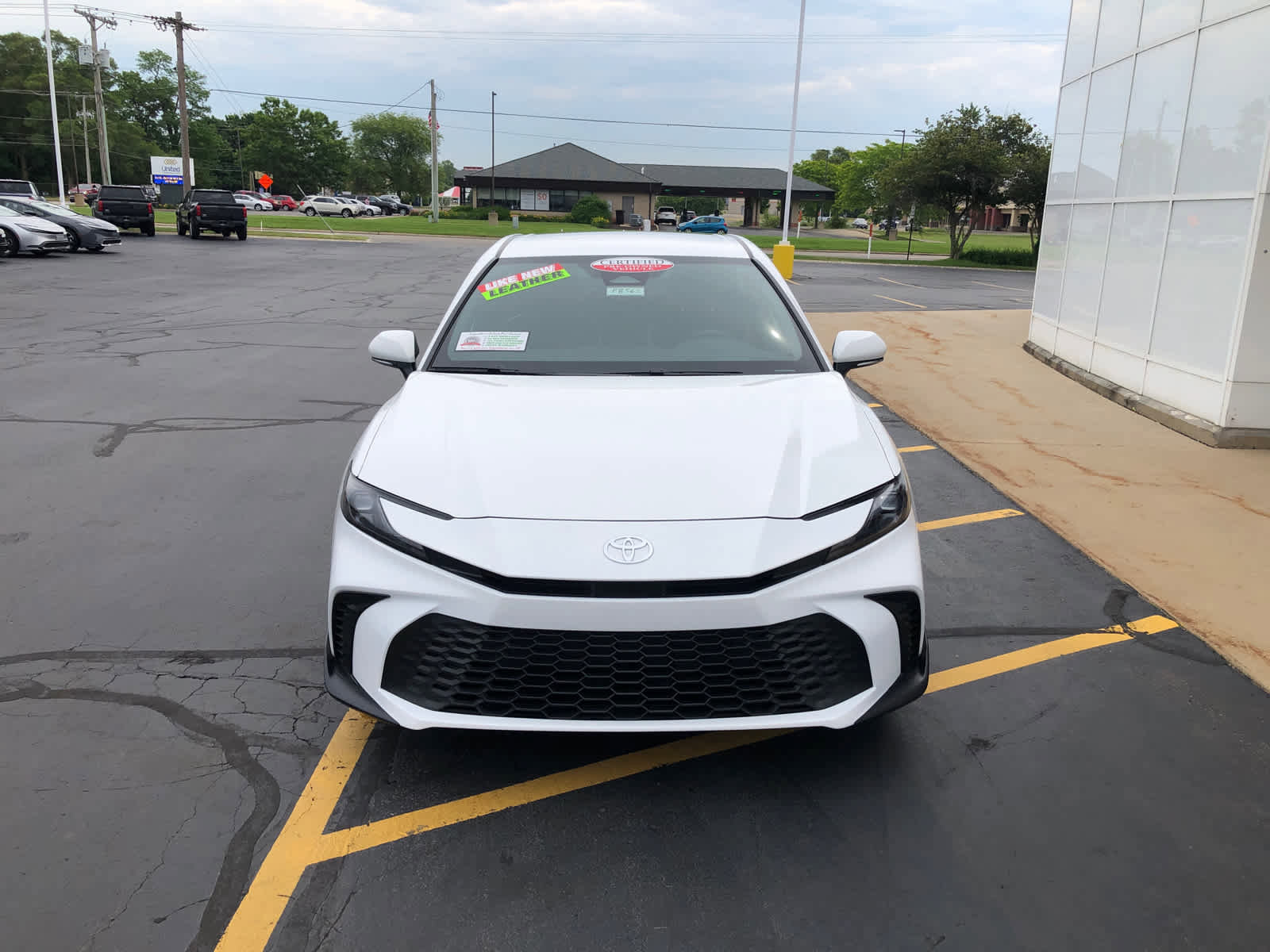 Certified 2025 Toyota Camry SE image 5