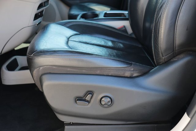 Used 2022 Chrysler Pacifica Touring-L image 10