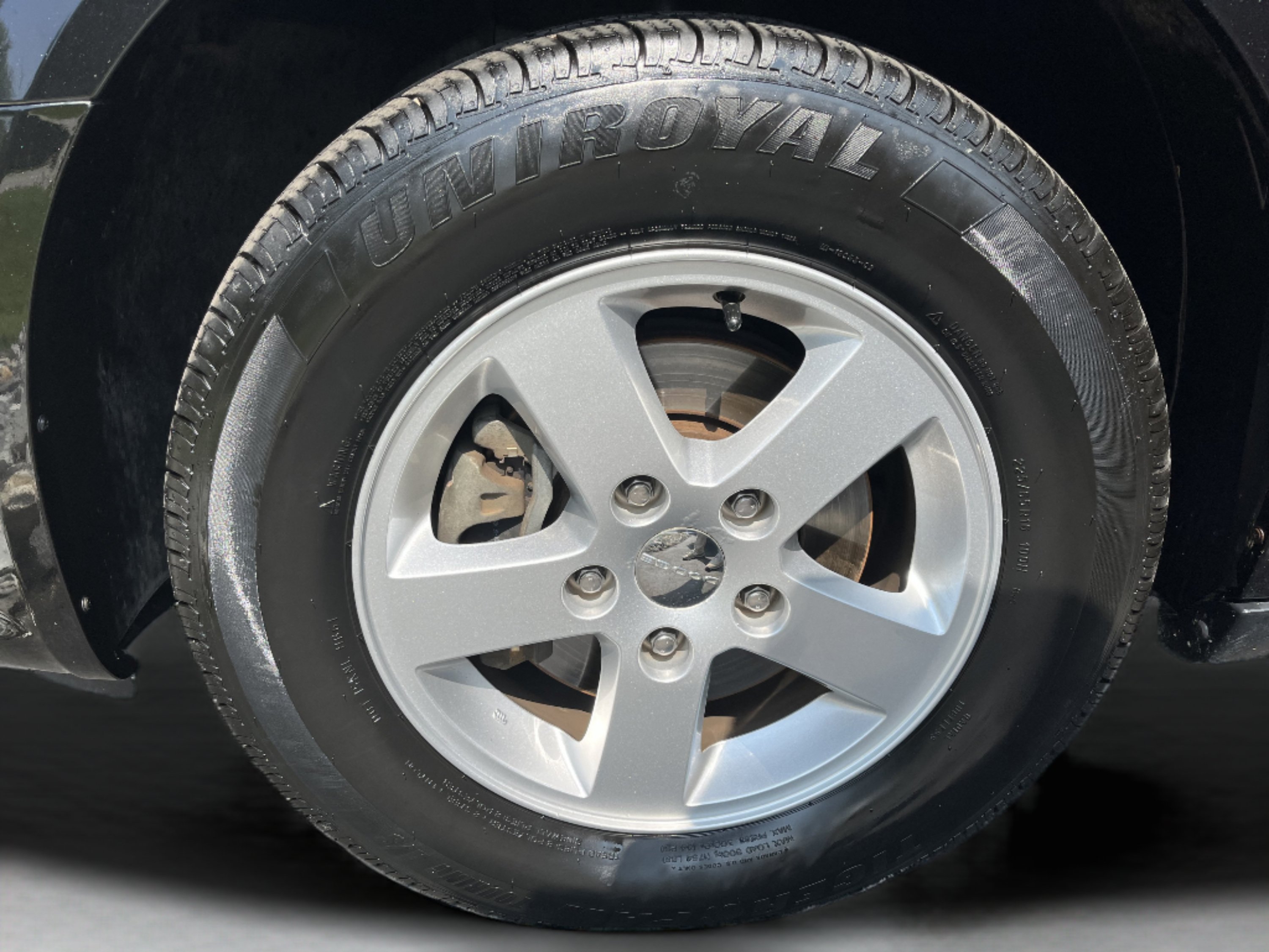 Used 2012 Dodge Grand Caravan Crew FWD image 9