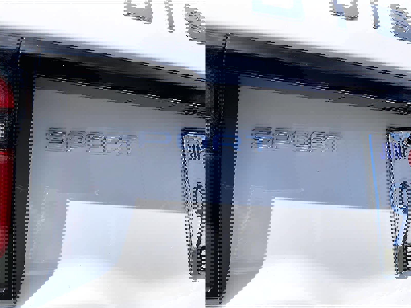 Used 2025 Land Rover Discovery Sport S image 10