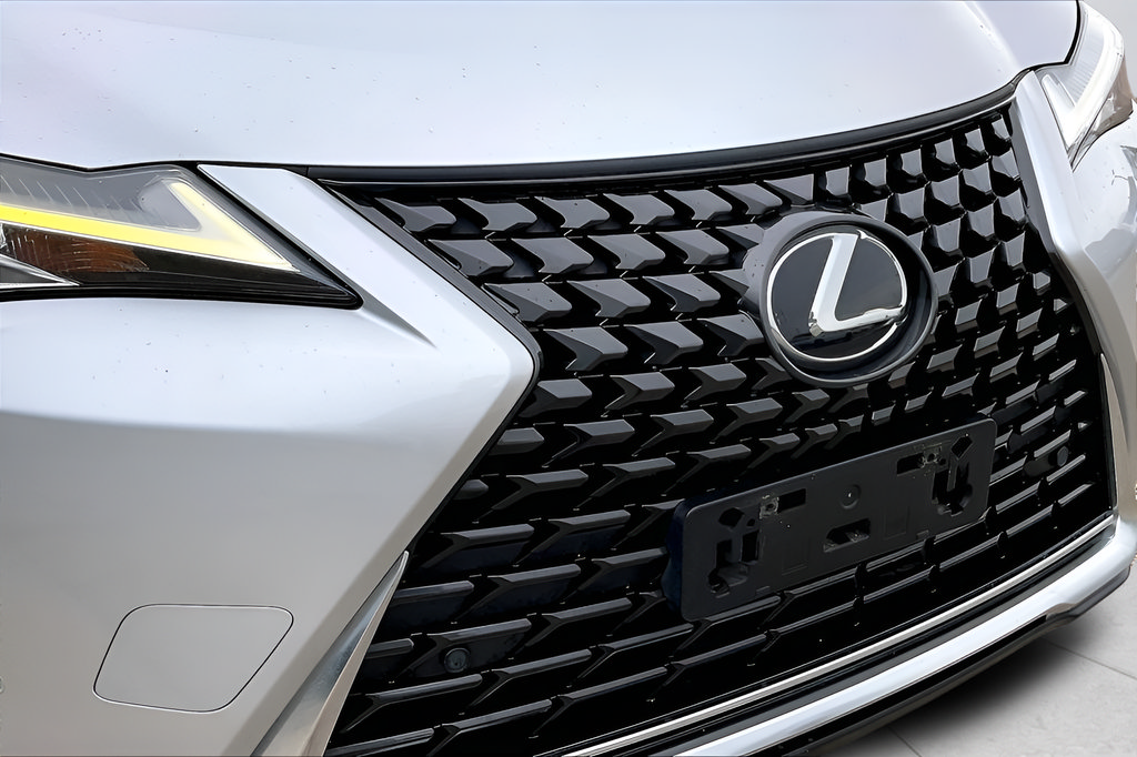 Used 2019 Lexus UX 200 w/ Premium Package FWD image 34