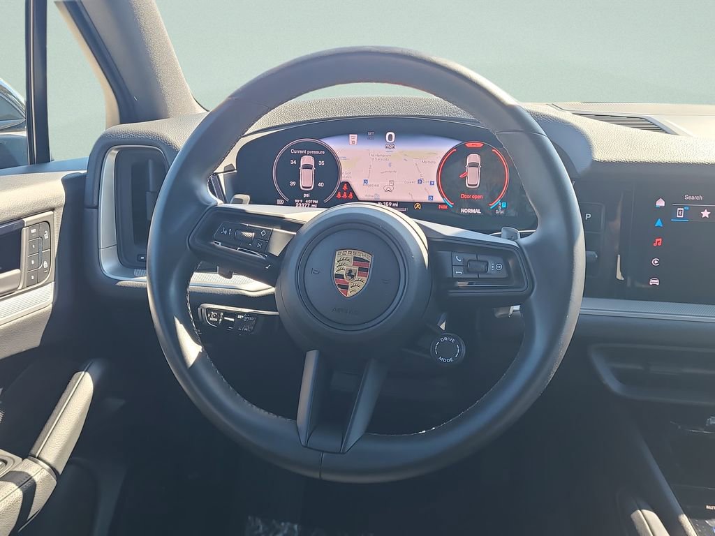 Used 2024 Porsche Cayenne AWD/4WD image 15