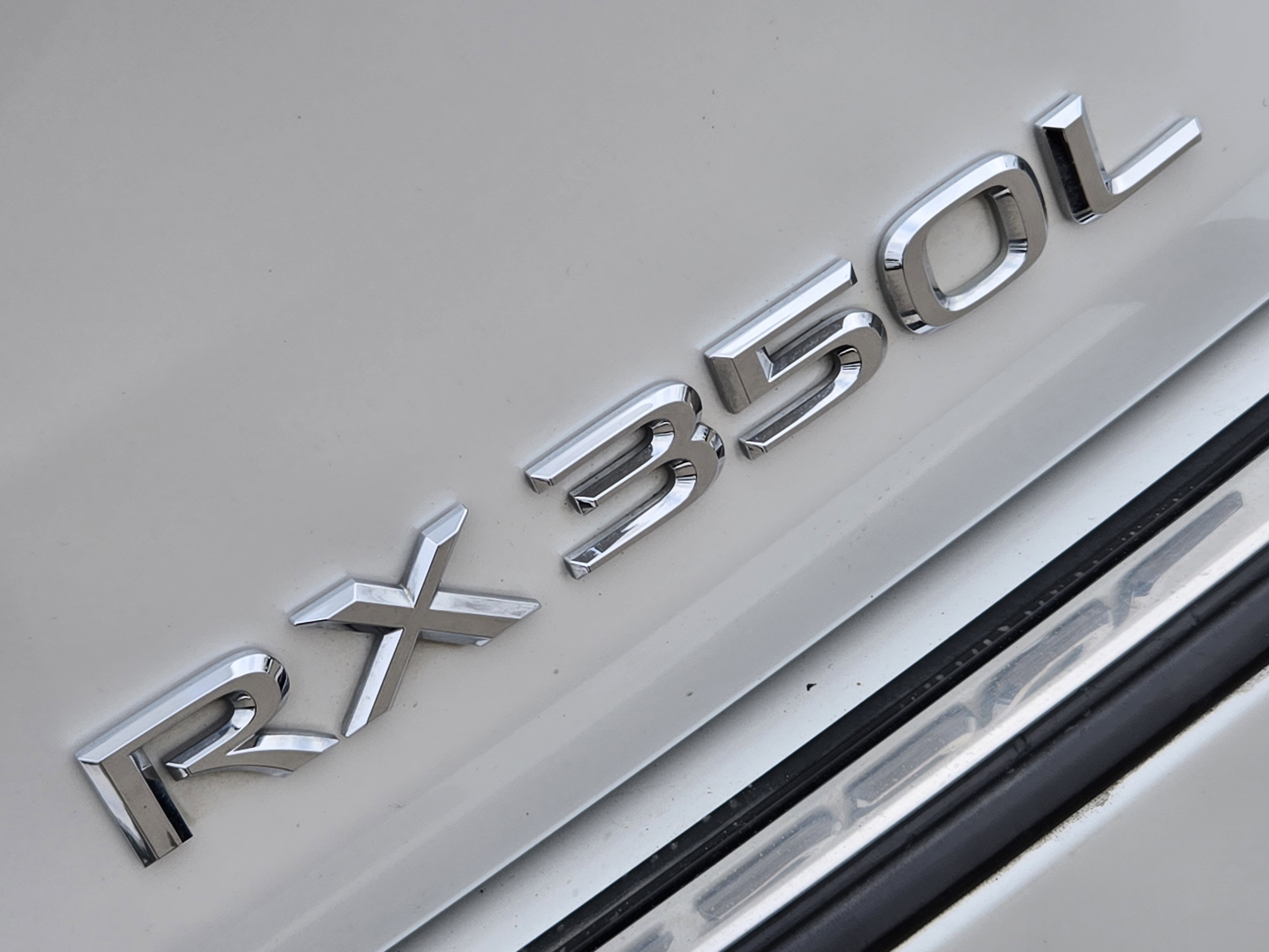 Used 2020 Lexus RX 350L Luxury image 19