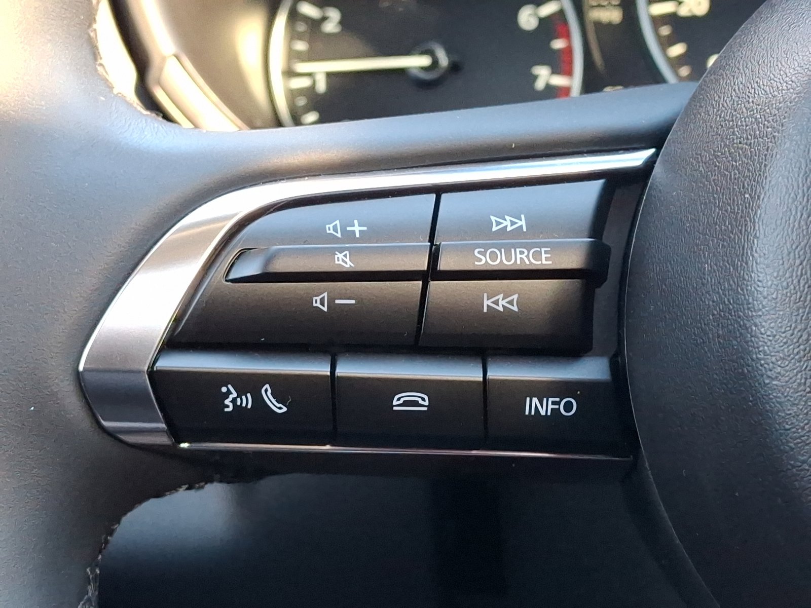 Certified 2025 MAZDA CX-30 Carbon AWD/4WD image 23