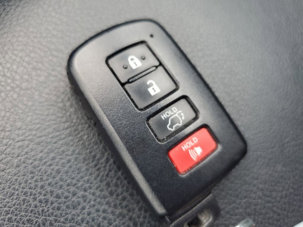 Used 2017 Toyota RAV4 SE AWD/4WD image 27