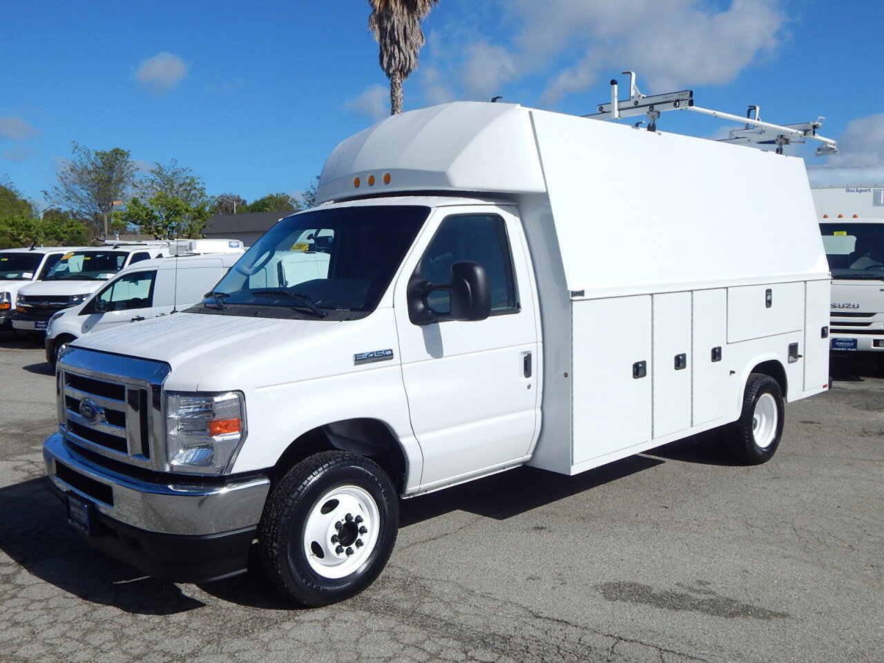 Used 2022 Ford E-450 and Econoline 450 Super Duty w/ Power Windows & Locks Group RWD image 1