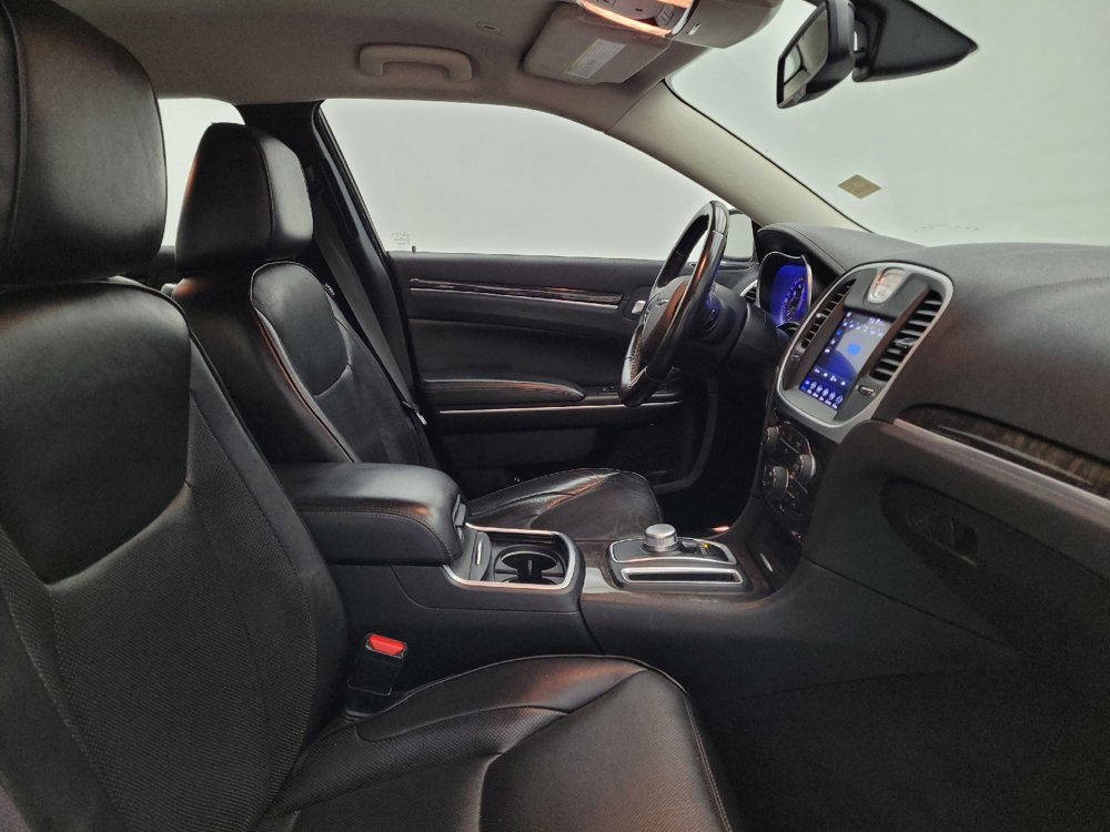 Used 2019 Chrysler 300 Limited image 21