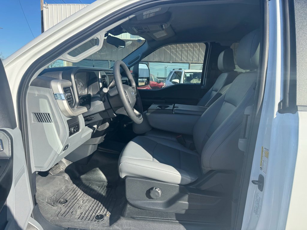 Used 2025 Ford F250 XL w/ XL Driver Assist Package image 16