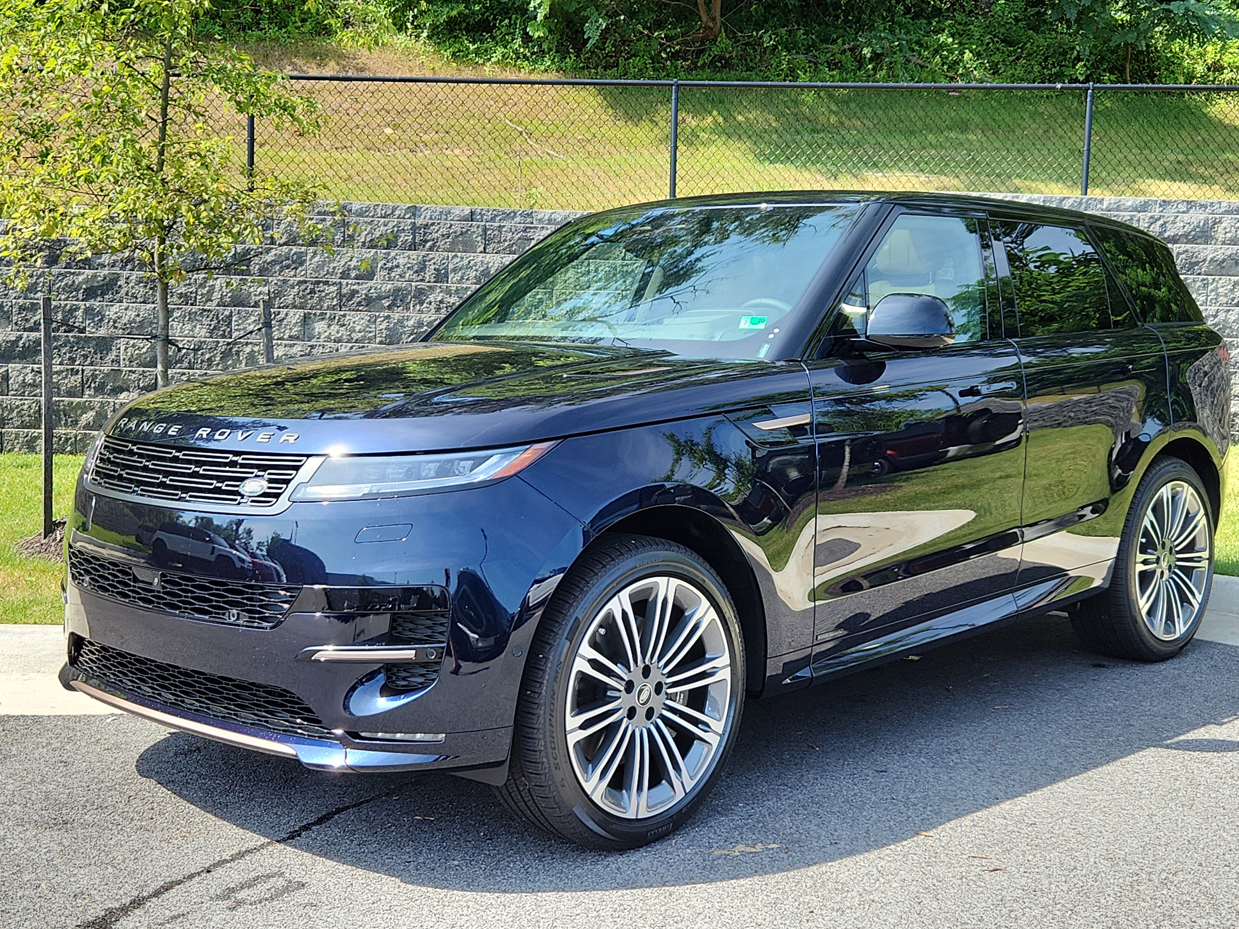 New 2025 Land Rover Range Rover Sport Autobiography