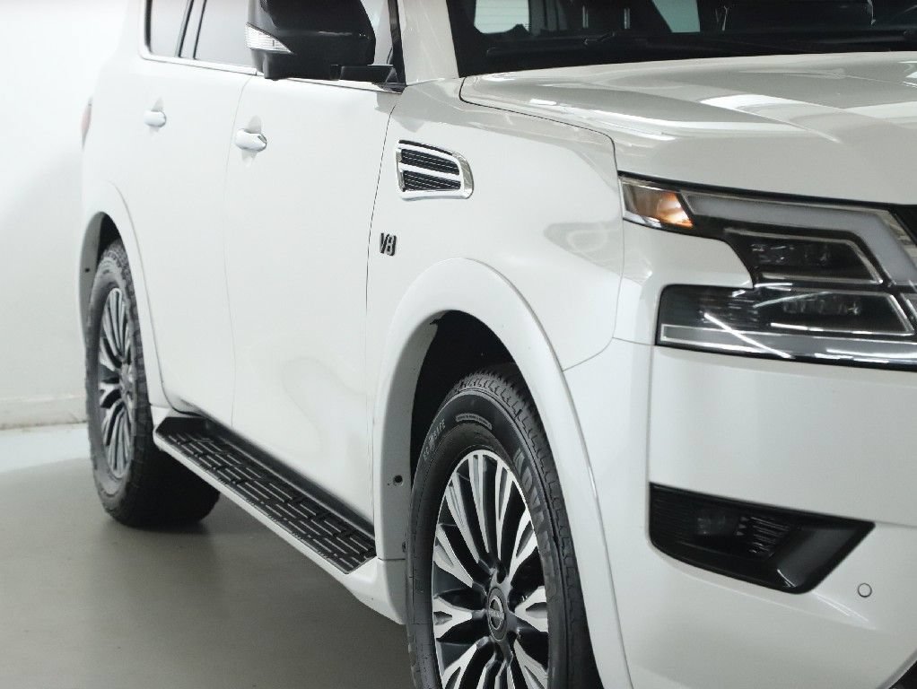 Used 2022 Nissan Armada SL w/ Midnight Edition Package RWD image 9