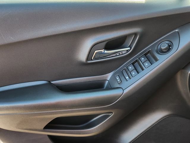 Certified 2022 Chevrolet Trax LS image 19