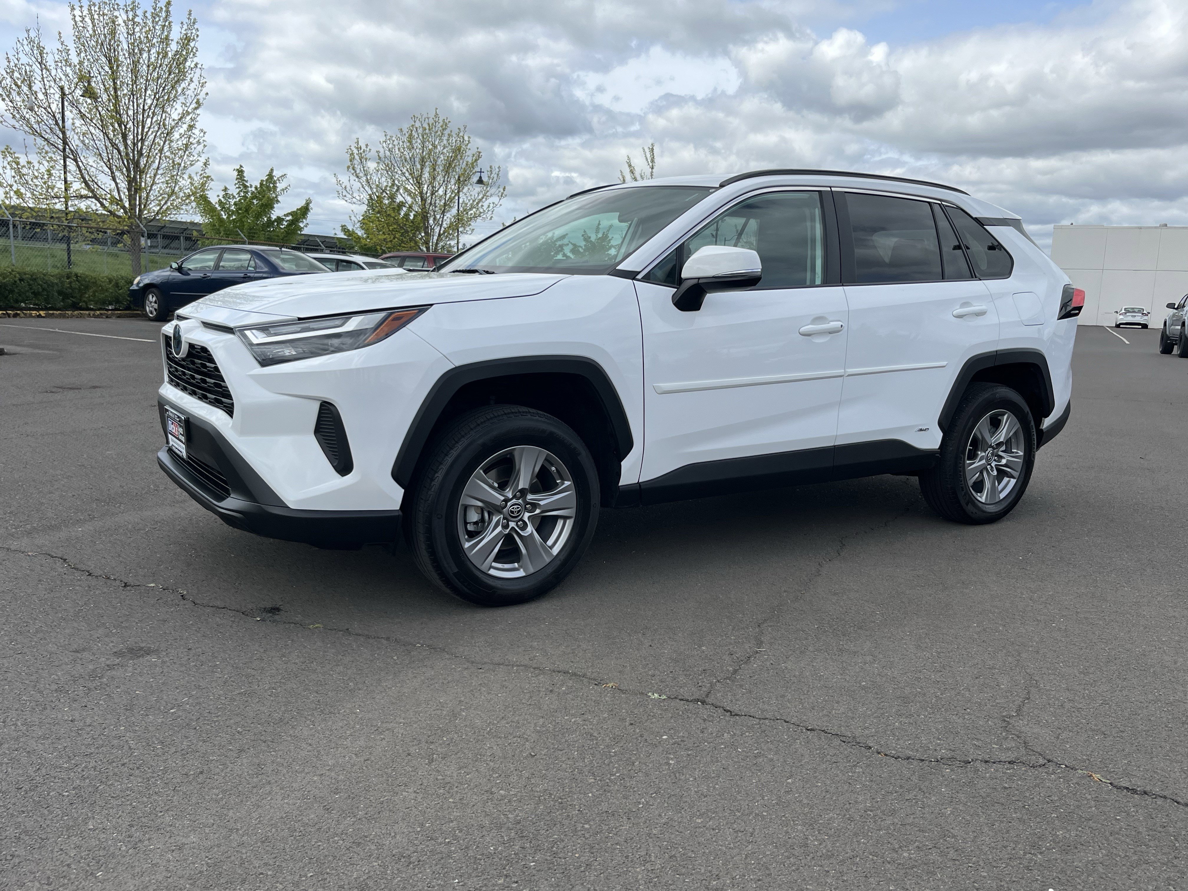 Used 2024 Toyota RAV4 LE AWD/4WD image 2
