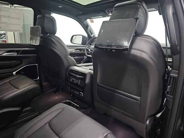 New 2026 Jeep Grand Wagoneer Limited AWD/4WD image 31