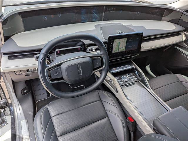 Used 2025 Lincoln Nautilus Reserve AWD/4WD image 9