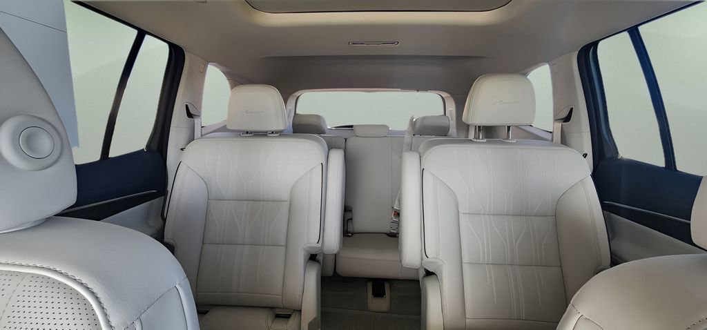 Used 2025 Buick Enclave Avenir w/ Super Cruise Package image 43