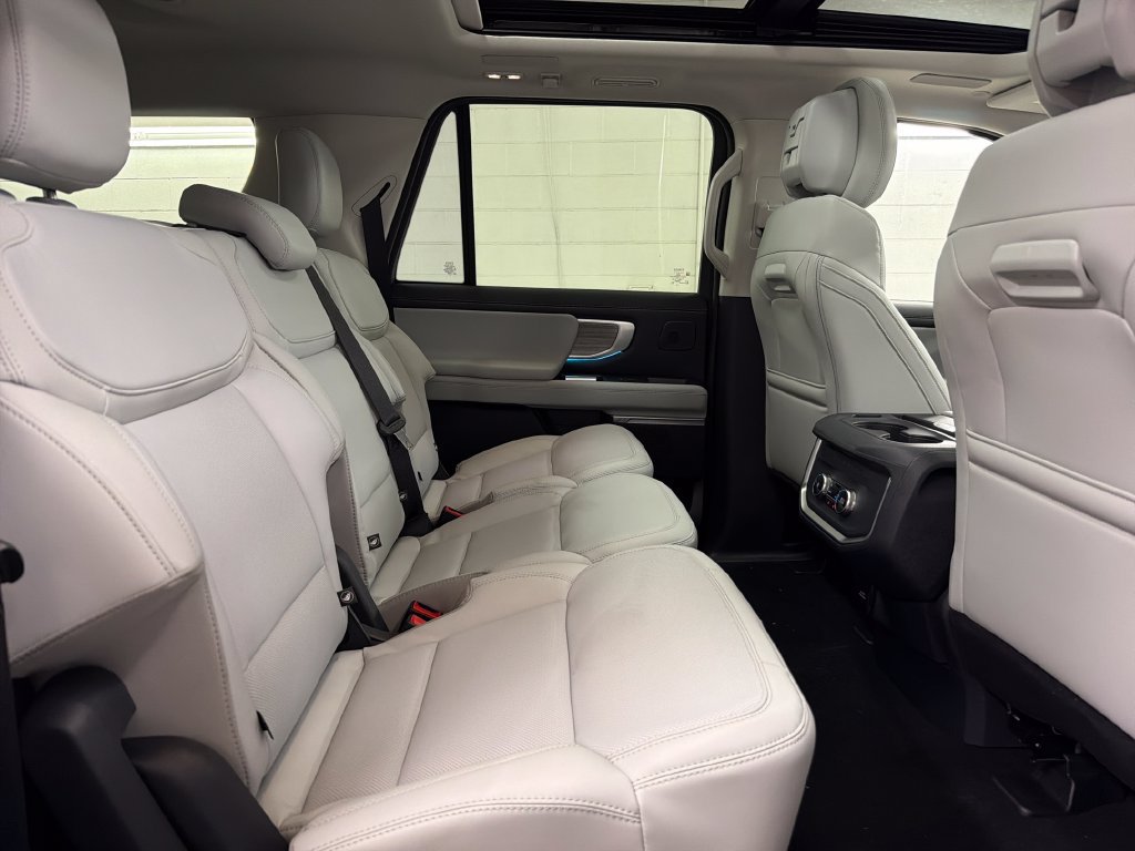 New 2027 Ford Expedition Max Platinum RWD image 30