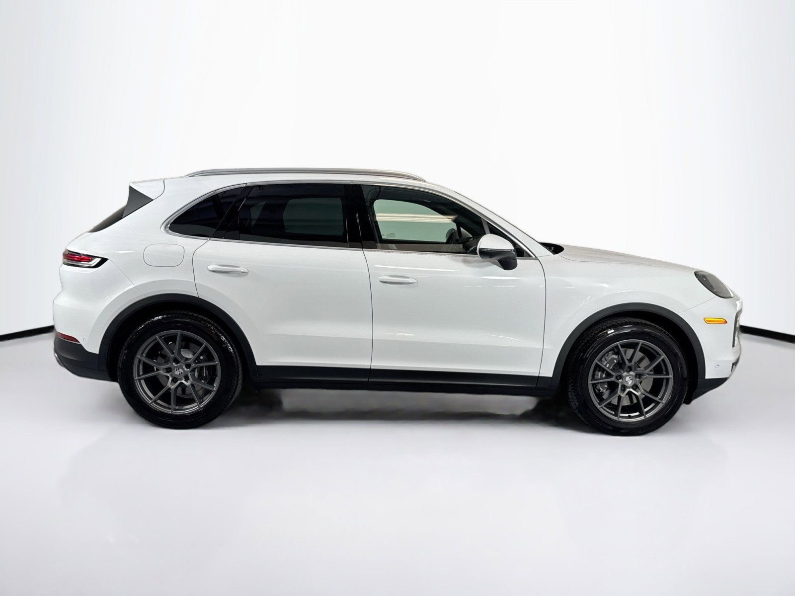 Certified 2025 Porsche Cayenne image 8