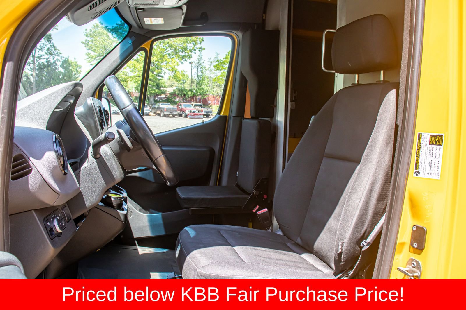 Used 2021 Mercedes-Benz Sprinter 2500 image 13