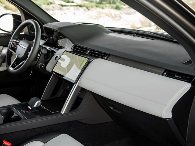 New 2024 Land Rover Discovery Sport Dynamic SE AWD/4WD image 28