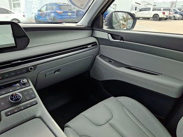 Used 2023 Hyundai Palisade SEL w/ Premium Package image 16