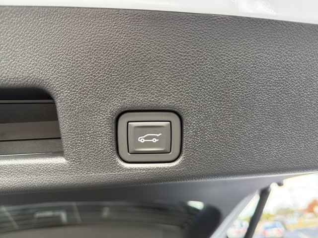 New 2026 Chevrolet Traverse High Country w/ LPO, Floor Liner Package image 38