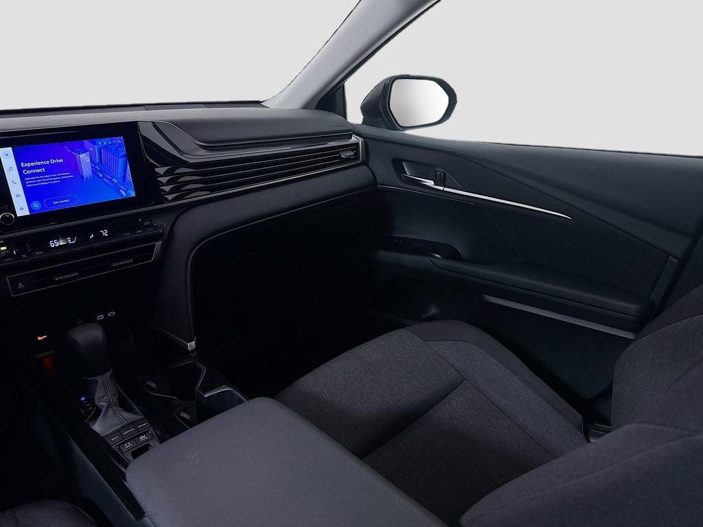 Used 2025 Toyota Camry LE image 23