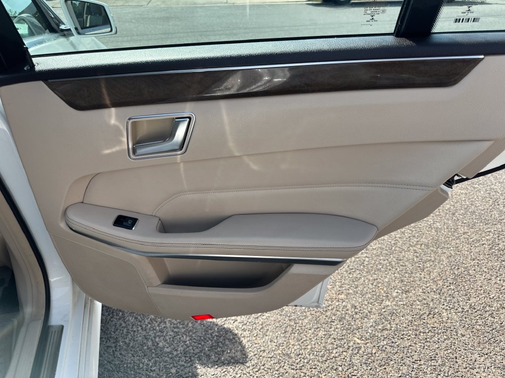 Used 2016 Mercedes-Benz E 350 4MATIC Sedan image 23